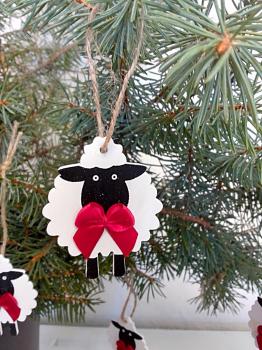 Baumschmuck Schäfchen mit Schleife